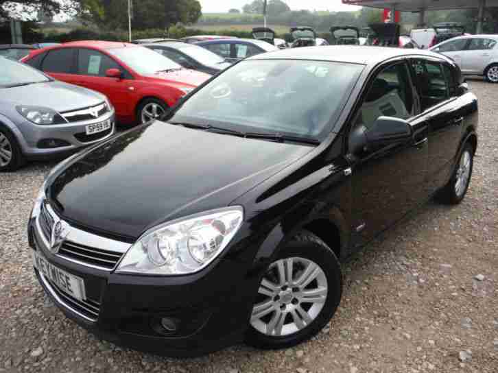 VAUXHALL ASTRA 1.6 16V 5DR DESIGN 2009 59 WITH ONLY 28,300 MILES FROM NEW