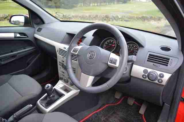 VAUXHALL ASTRA