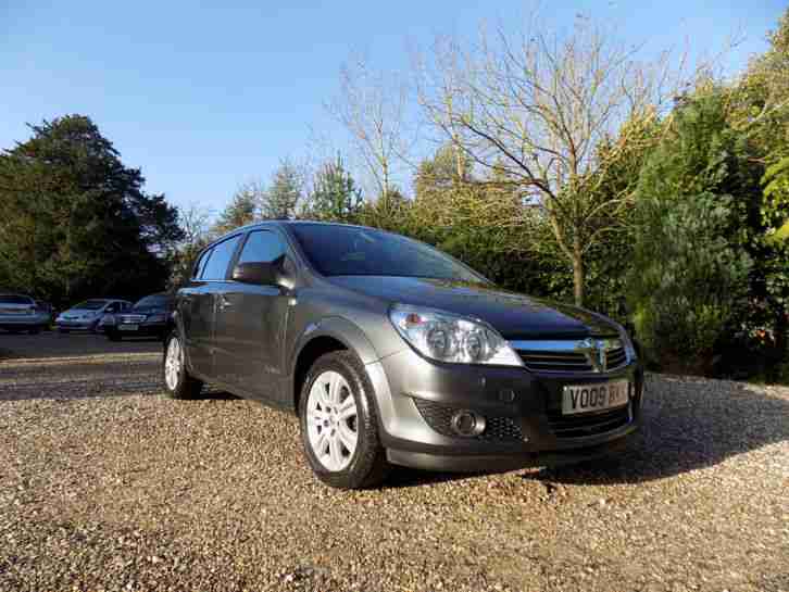 VAUXHALL ASTRA ELITE Automatic 2009 09 65,000