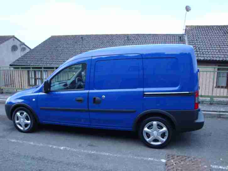 VAUXHALL COMBO 2000 CDTI 1300 16V VAN. BLUE, YEAR 2006. 91,000 MILES.