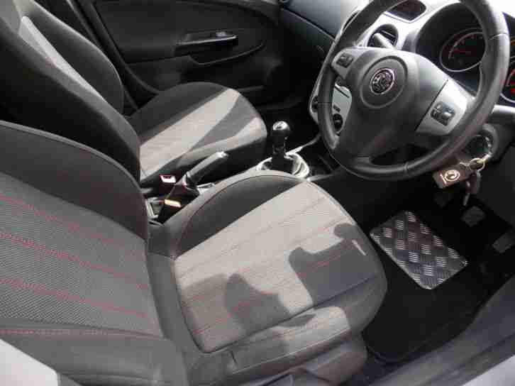 VAUXHALL CORSA 1.4i, SILVER,2009,ONLY 62000M,5 DOOR, AIRCON, NEW MOT, HPI CLEAR
