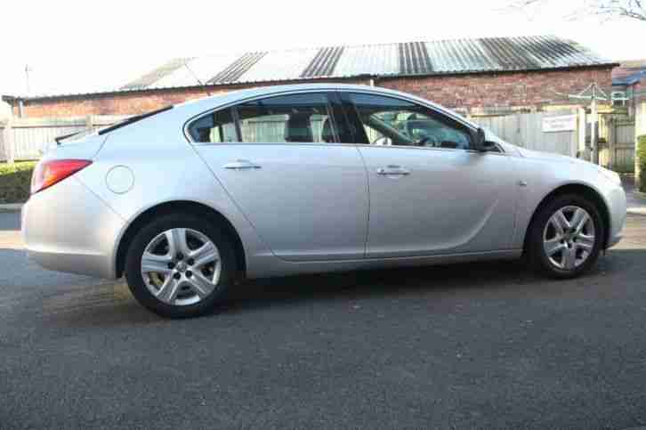VAUXHALL INSIGNIA EXCLUSIV 2009 Petrol Manual in Silver