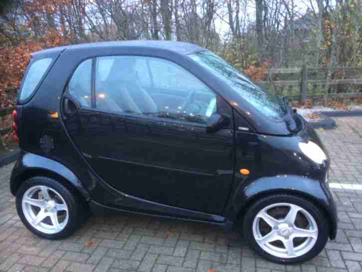 VERY LOW MILEAGE SMART CAR COUPE LONG MOT &