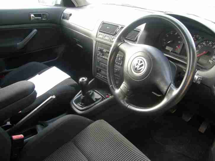 VOLKSWAGEN GOLF V5