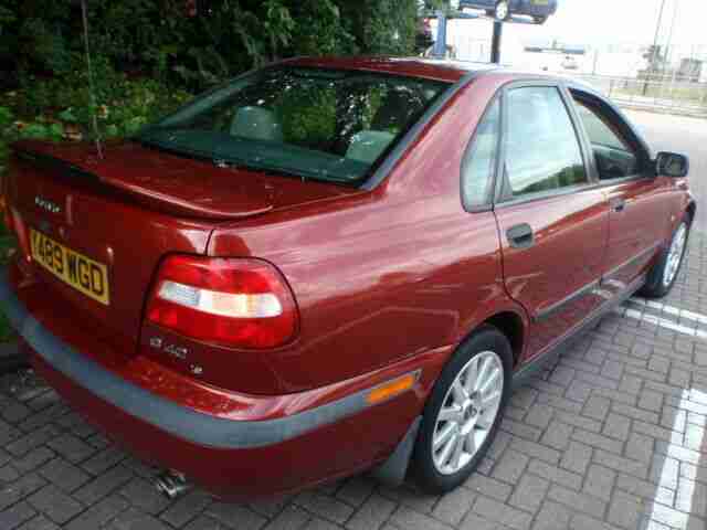 VOLVO S40 1.8 2001 GENUINE 36K FAMILY OWNED FROM NEW