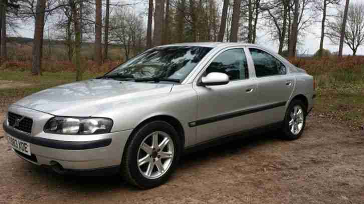 VOLVO S60 2ltr LOW MILEAGE - LONG MOT - SERVICE HISTORY - MANUAL (not automatic)