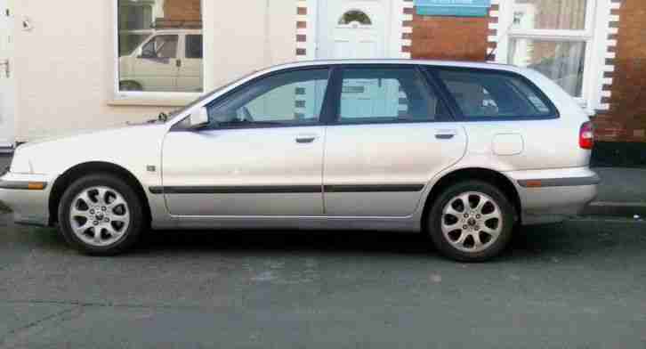 VOLVO V40 2.0 TURBO AUTOMATIC ESTATE