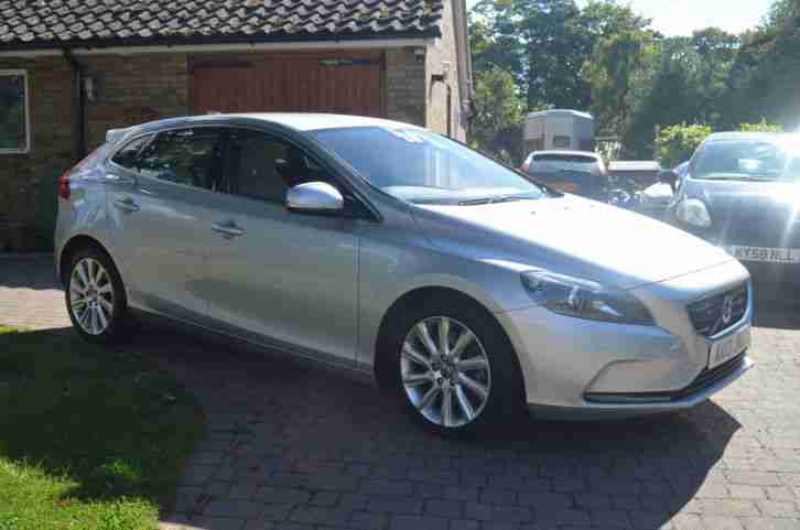 V40 SE LUX NAV D3 AUTOMATIC, SILVER,