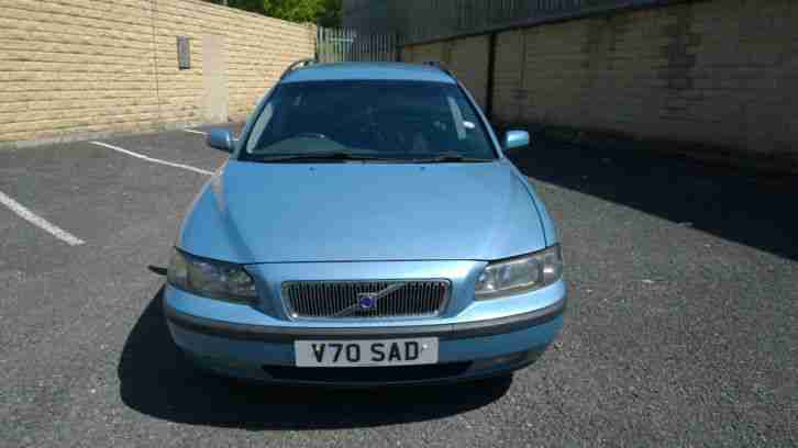 VOLVO V70 D5 ESTATE VERY CLEAN WITH PRIVATE PLATE (&pound;700)
