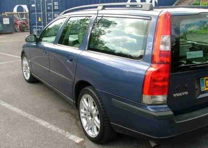 VOLVO V70 D5 SE AUTO-02-GLEAMING BLUE-MET-HEATED TAN LEATHERS-50MPG-LOVELY CAR