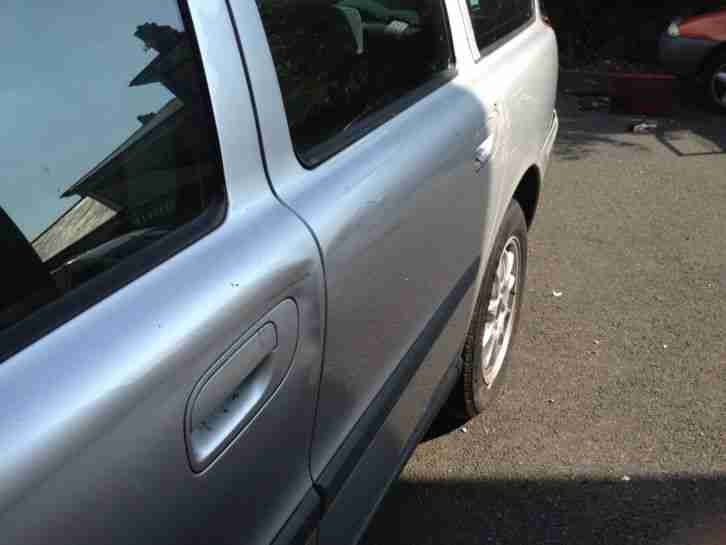 VOLVO V70 ESTATE - SPARES OR REPAIR