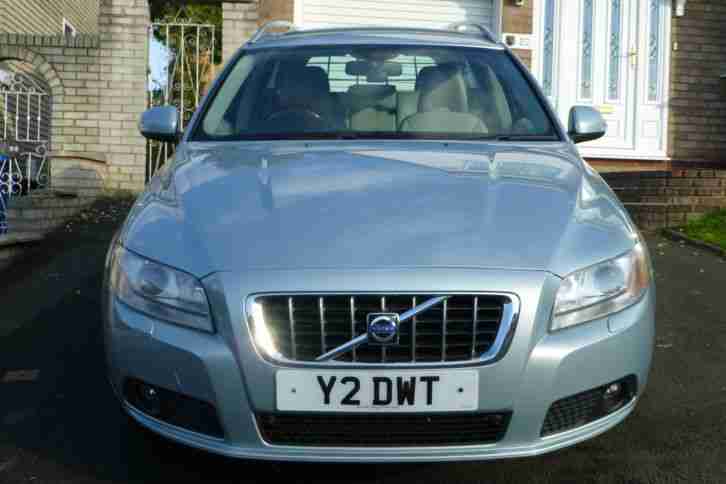 VOLVO V70 SE LUX D5 ESTATE