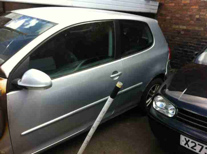 VW GOLF MK5 FULL CAR BREAKING FOR SPARES ALL PARTS AVAILABLE SIMILAR WANTED