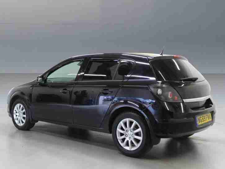 Vauxhall Astra 1.4i 16V Active 5dr