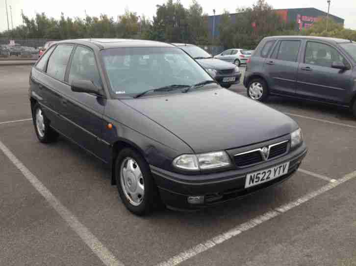 Vauxhall Astra 1.6i 16v Sport * 1 Former Keepers * Both owners from same family
