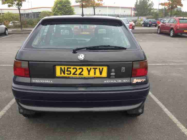 Vauxhall Astra 1.6i 16v Sport * 1 Former Keepers * Both owners from same family