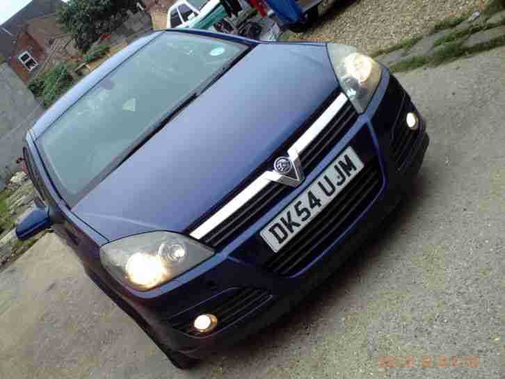 Vauxhall Astra 1.7. Vauxhall car from United Kingdom