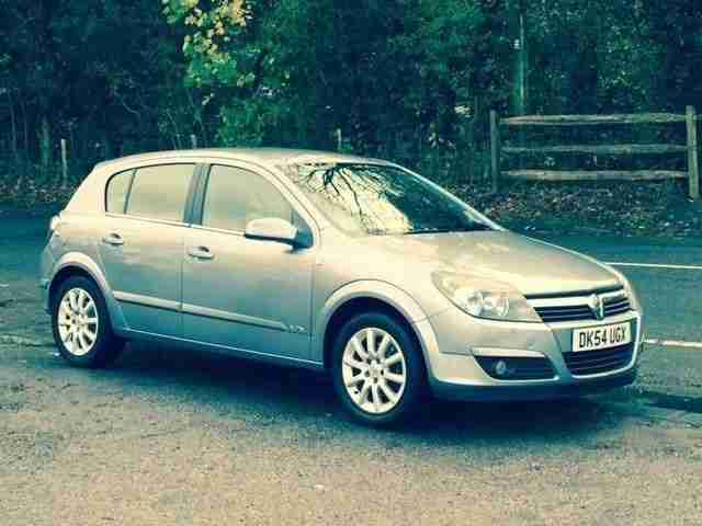 Astra Hatchback 1.8 Elite 12mths