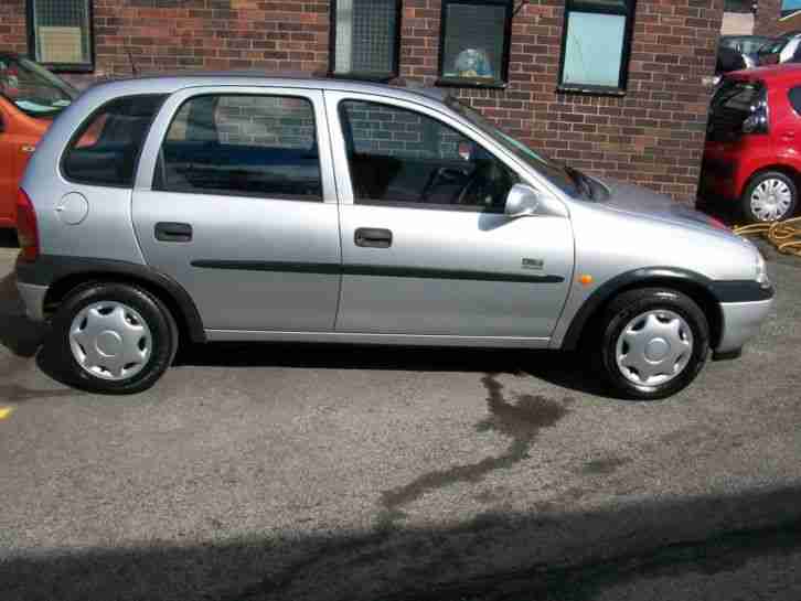 Vauxhall Corsa 1.2 16v Ltd Edn Breeze 46000 miles only two former keepers