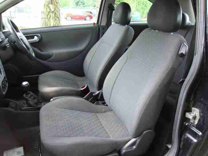 Vauxhall Corsa 1.2i 16v 2004 Active Black 3 door