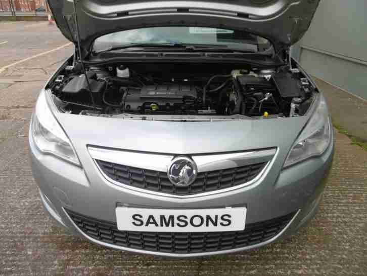 Vauxhall/Opel Astra 1.4i 16v VVT ( 100ps ) 1364cc 2010MY Exclusiv