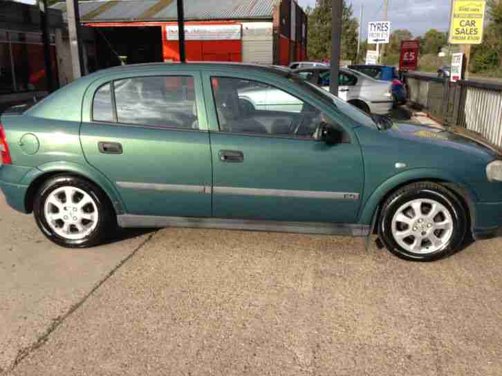 Vauxhall/Opel Astra 1.6i ( a/c ) 2001MY Club full mot.
