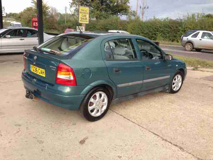Vauxhall/Opel Astra 1.6i ( a/c ) 2001MY Club full mot.