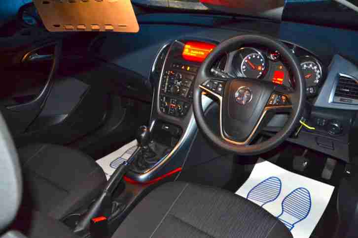 Vauxhall/Opel Astra GTC 1.4i 16v Turbo ( 140PS ) ( S/S ) 2012MY Sport Black