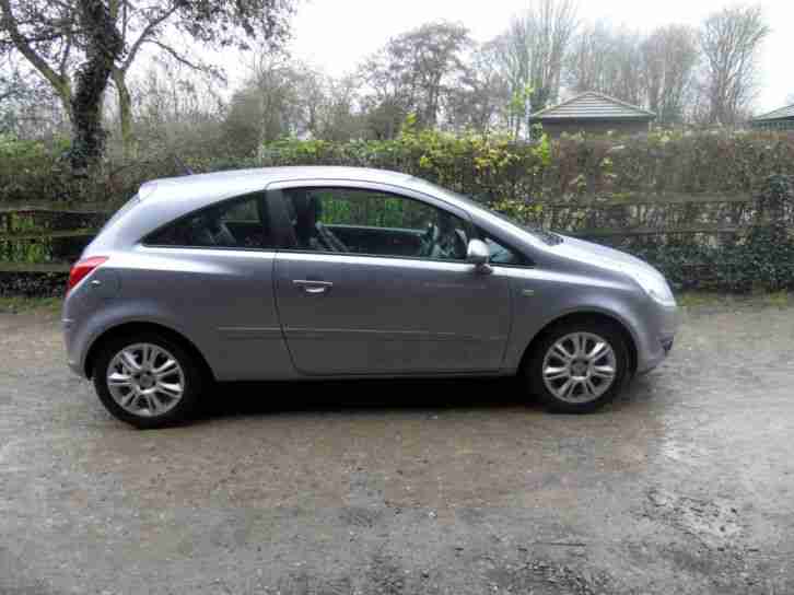 Vauxhall/Opel Corsa 1.4i 16v ( a/c ) Design 3 Door Manual Just Serviced New Mot