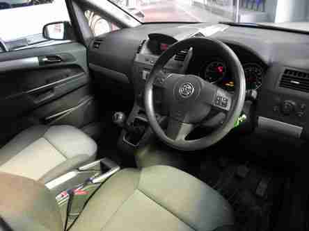 Vauxhall/Opel Zafira 1.9CDTi ( 120ps ) 2006MY Club