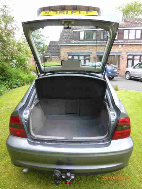 Vauxhall Vectra LS 5 door saloon 2.2 Petrol Grey.