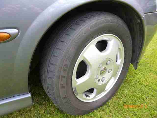 Vauxhall Vectra LS 5 door saloon 2.2 Petrol Grey.
