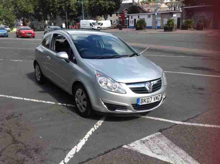 Vauxhall corsa 1.2 club 3 door hatchback 07 reg metallic silver