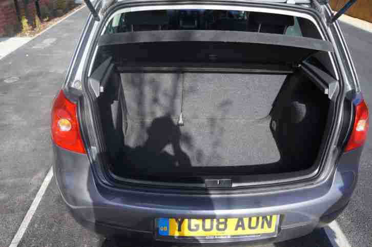 Volkswagen Golf 1.4 S 80 5 door hatchback. Just Serviced !!