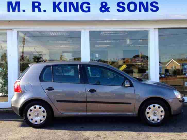 Volkswagen Golf 1.6 FSI S 2006 5 DOOR HATCHBACK IN GREY