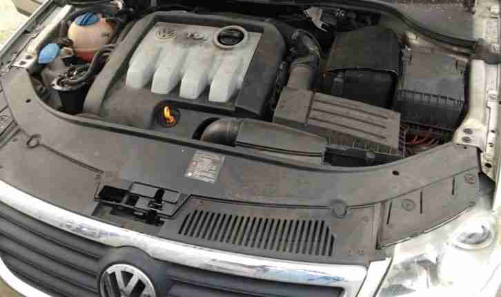 Volkswagen Passat Estate Silver 08 plate