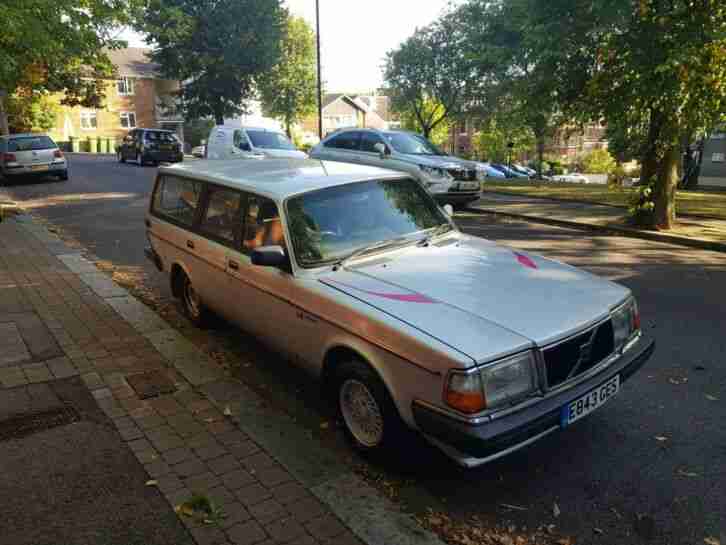 Volvo 240 Estate GLE silver