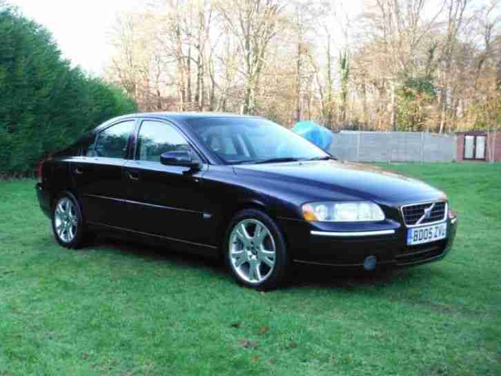 Volvo S60 2.4 D5 SE Saloon 4d 2401cc