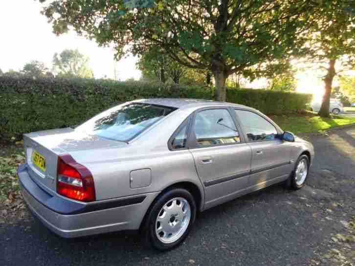 Volvo S80 2.4 (140bhp) Saloon 4d 2435cc auto 4sp