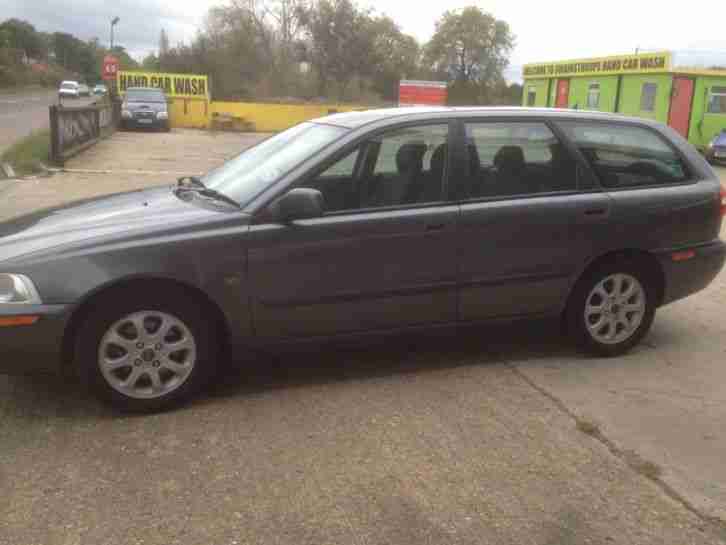Volvo V40 2.0 auto 2000MY full mot.tow bar and electrics.