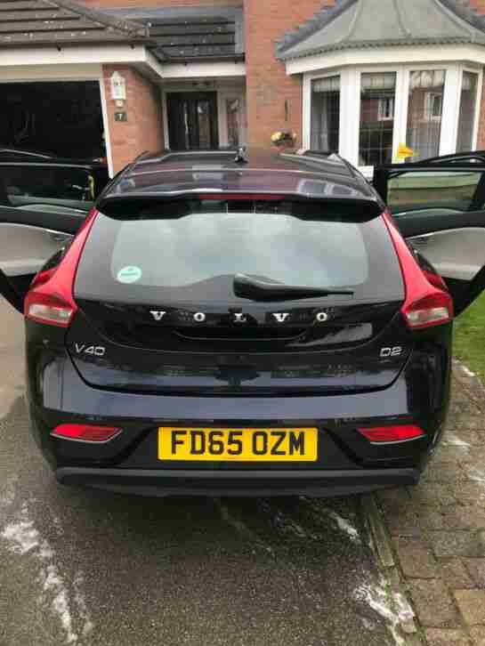 Volvo V40 D2 Lux (Nav) 2015, Midnight Blue, Cream Leather