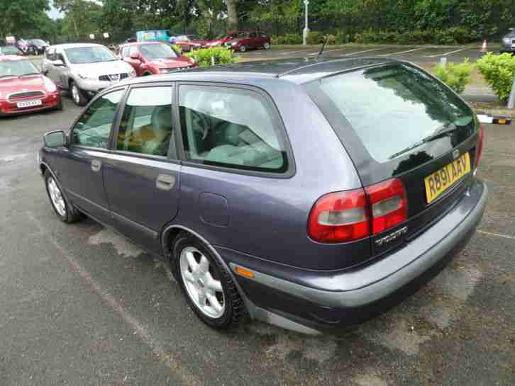 Volvo V40 Estate Petrol 1.8 Manual 1997 Full Service History