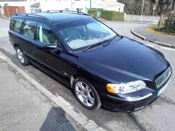 Volvo V70 Estate Black with beige leather interior 2005 petrol