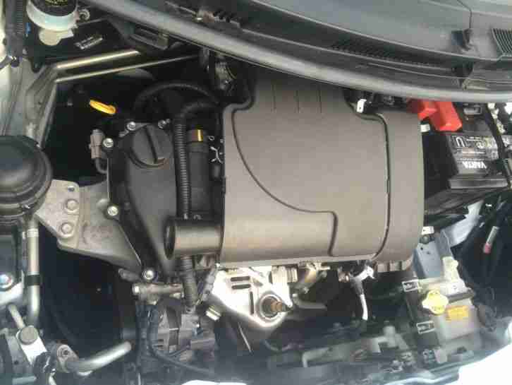 WOW! 2010 Toyota Yaris 1.0 VVT-i 3 DOOR MANUAL. YES ONLY 3,805 GENUINE MILES!