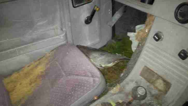 White Robin LX Reliant 3 Wheeler Tricyle Motorbike Needs Work Spares Repair