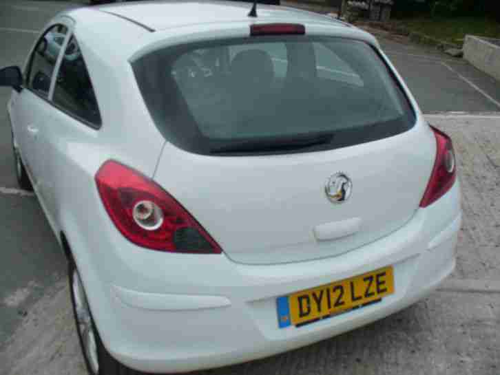White Vauxhall Corsa 1.0i 12v ( 65ps ) ( a/c ) ecoFLEX 2012 Active