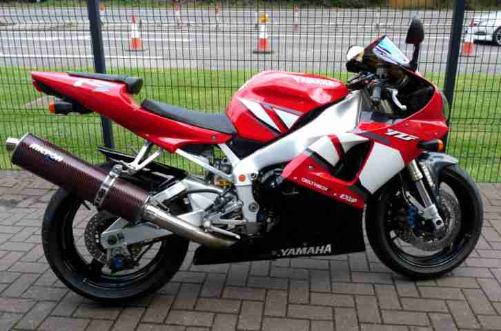 YAMAHA YZF R1 only 20k miles 1 prev owner sports bike red
