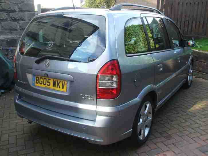 ZAFIRA 2.0 DTI SRI turbo diesel * FACTORY KIT * stunning looks * 05 reg *