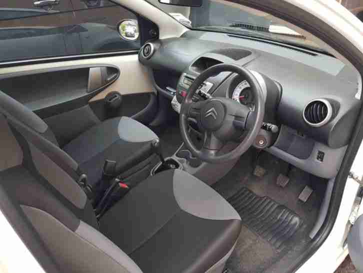citroen c1 vtr 3dr White air con first car low £20 tax low insuranc city aygo