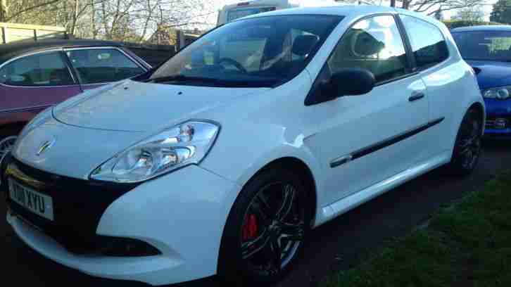 Clio rs 200. Reliant car from United Kingdom